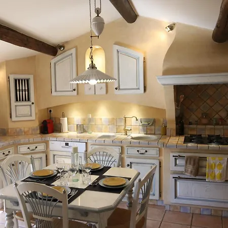 Duplex Medieval 4 12 Personnes Unique Face Au Chateau De - Uzes Διαμέρισμα *